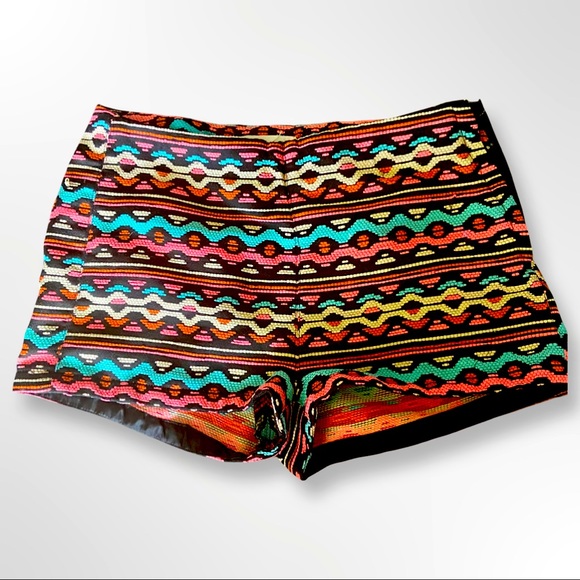 H&M Coachella Tribal Two Piece - Crop Top & Short Shorts - Size 8 (runs small) - Picture 7 of 8